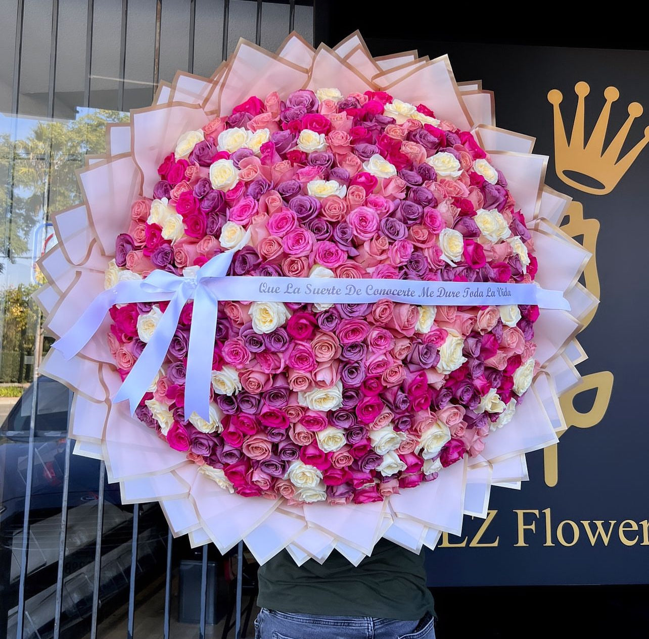 300 Roses – LZ Flowers