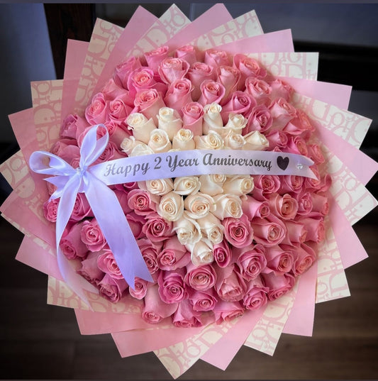 100 pink roses with heart