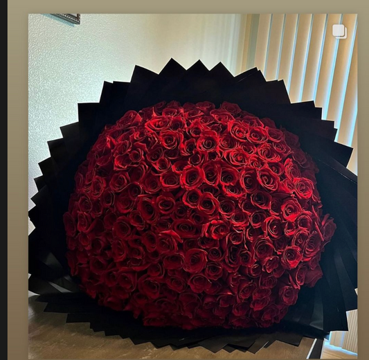 300 red roses